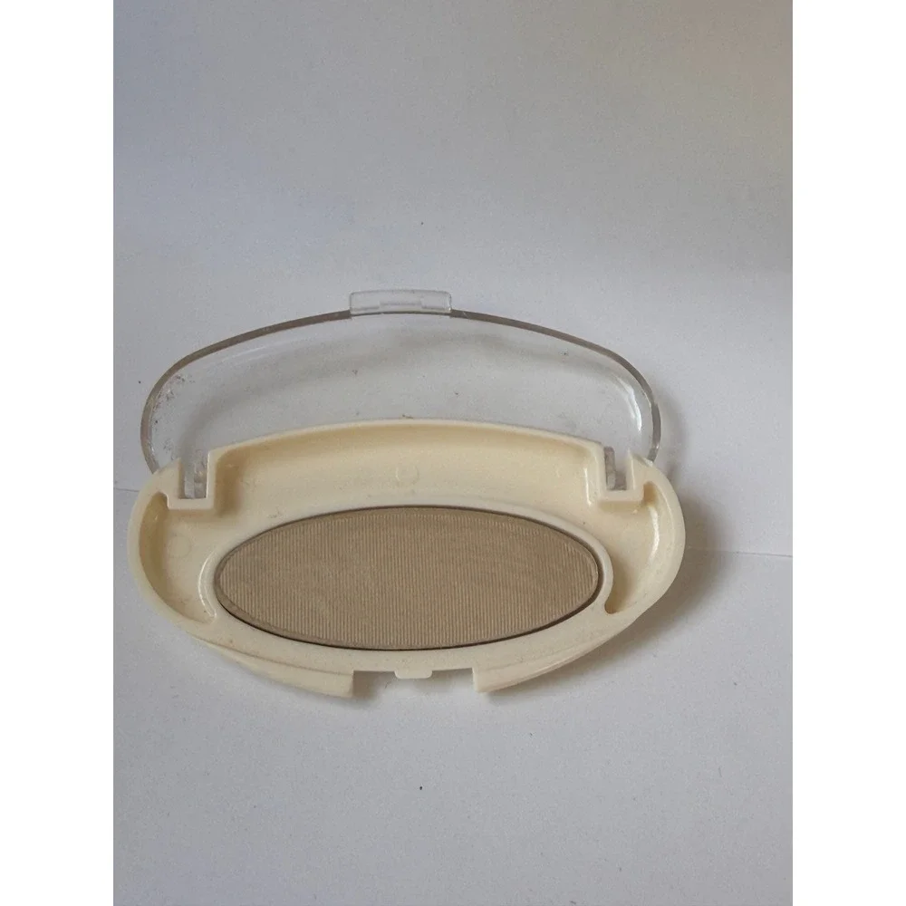 Max Factor Vintage Maxi-Rich Eye Shadow Creamy Vanilla 18 .11 oz Made in USA